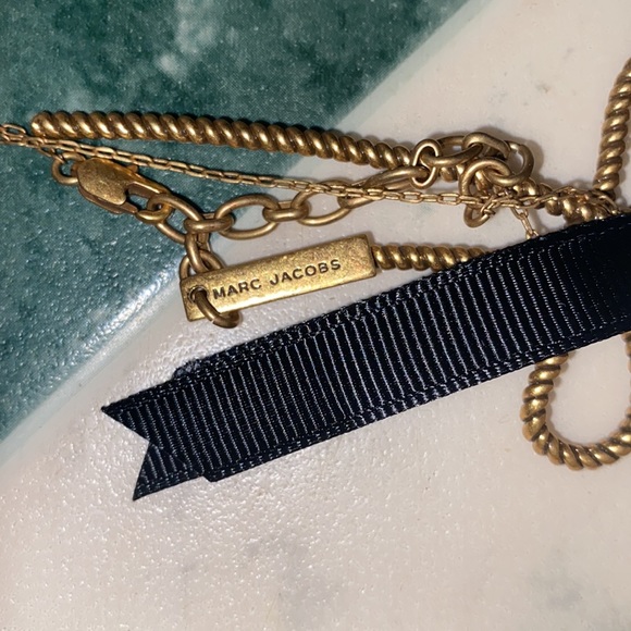 Marc Jacobs vintage bow necklace from the Las Vegas store gold plated bag & box - Picture 5 of 5
